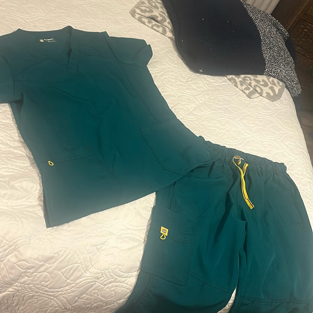 WonderWink scrubs. Hunter green